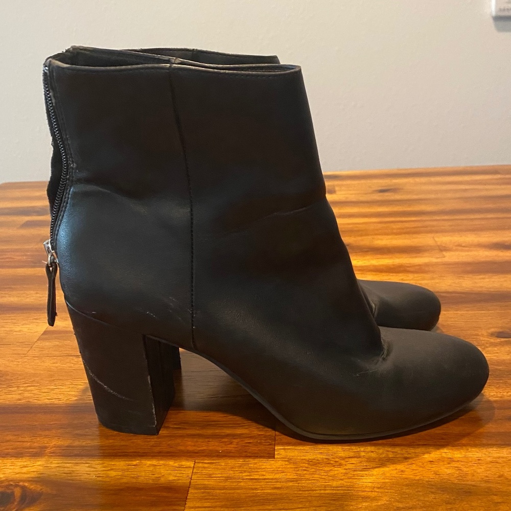 💋🖤 WARDROBE STAPLE! 🖤👏 Faux Leather Chunky Heel Zip-Up Black Ankle Booties